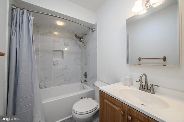 152 NAUTILUS DR, Manahawkin, NJ 08050