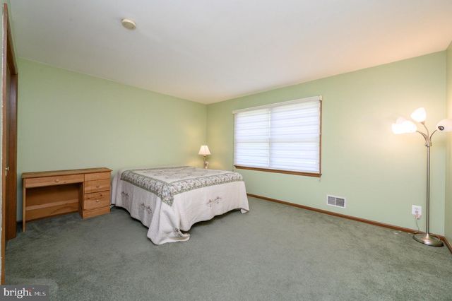 152 NAUTILUS DR, Manahawkin, NJ 08050