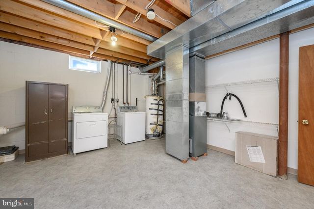 152 NAUTILUS DR, Manahawkin, NJ 08050