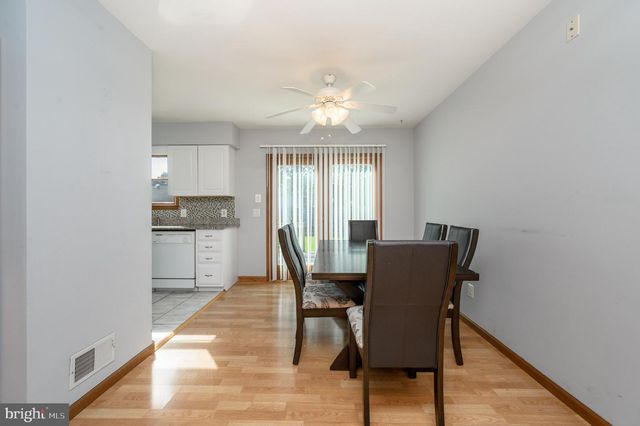 152 NAUTILUS DR, Manahawkin, NJ 08050