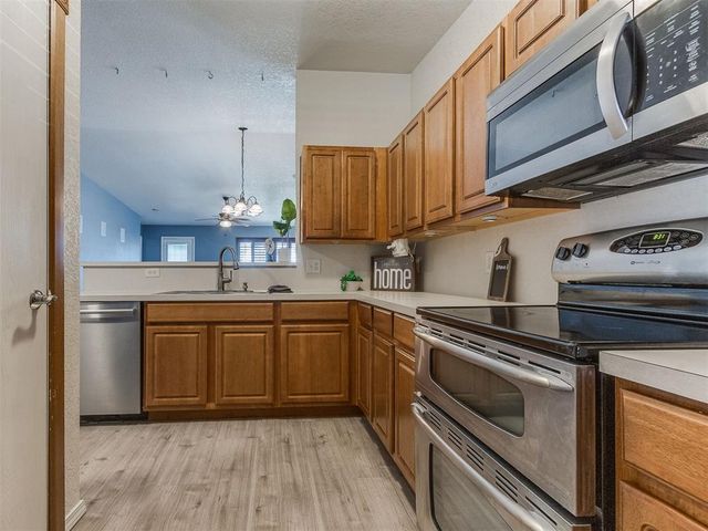 9200 Checkerbloom Drive, Oklahoma City, OK 73165
