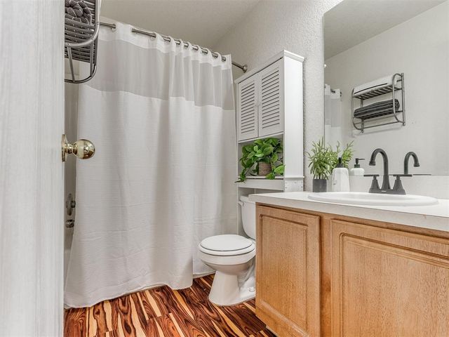 9200 Checkerbloom Drive, Oklahoma City, OK 73165