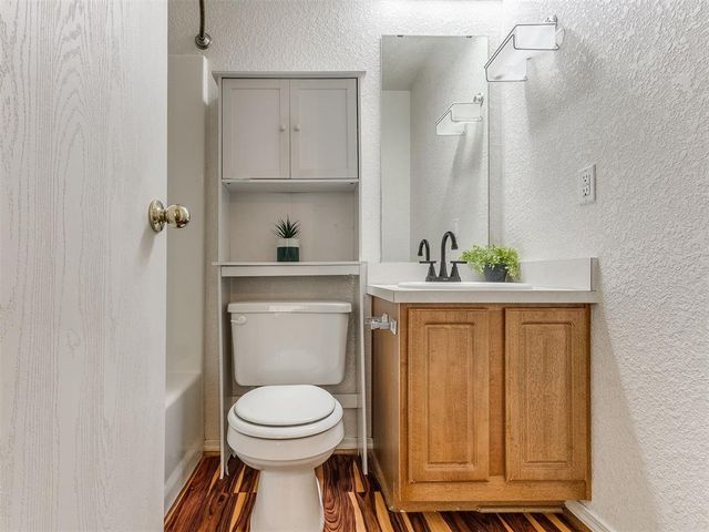 9200 Checkerbloom Drive, Oklahoma City, OK 73165