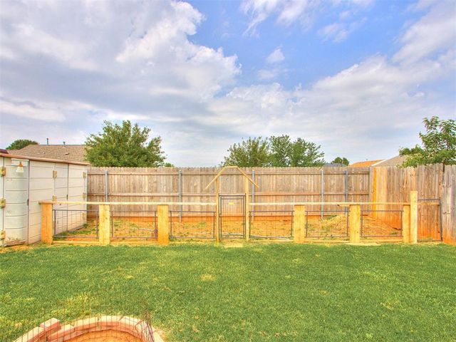 9200 Checkerbloom Drive, Oklahoma City, OK 73165
