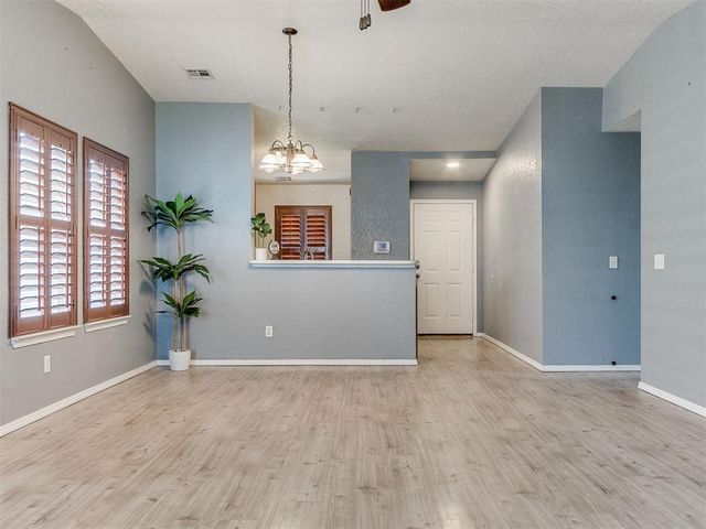 9200 Checkerbloom Drive, Oklahoma City, OK 73165