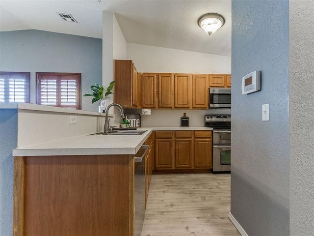 9200 Checkerbloom Drive, Oklahoma City, OK 73165