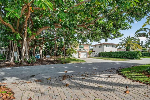 460 SE 18th Avenue, Deerfield Beach, FL 33441