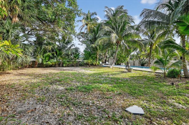 460 SE 18th Avenue, Deerfield Beach, FL 33441