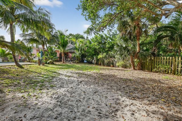 460 SE 18th Avenue, Deerfield Beach, FL 33441