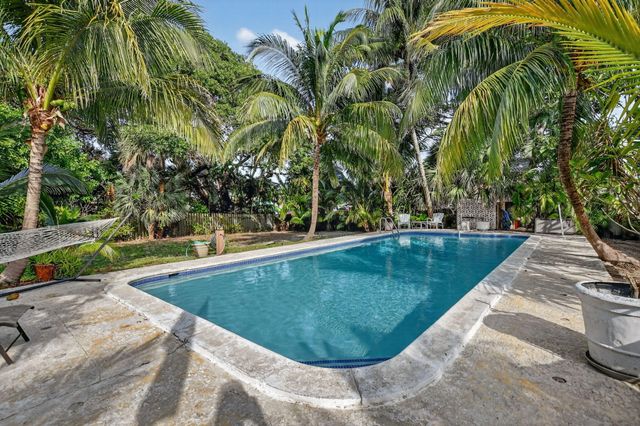 460 SE 18th Avenue, Deerfield Beach, FL 33441