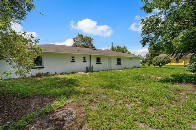 180 N KENTUCKY AVENUE, Umatilla, FL 32784