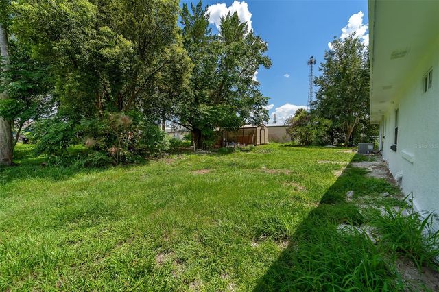 180 N KENTUCKY AVENUE, Umatilla, FL 32784