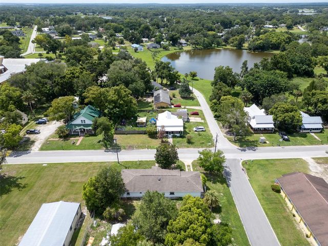 180 N KENTUCKY AVENUE, Umatilla, FL 32784