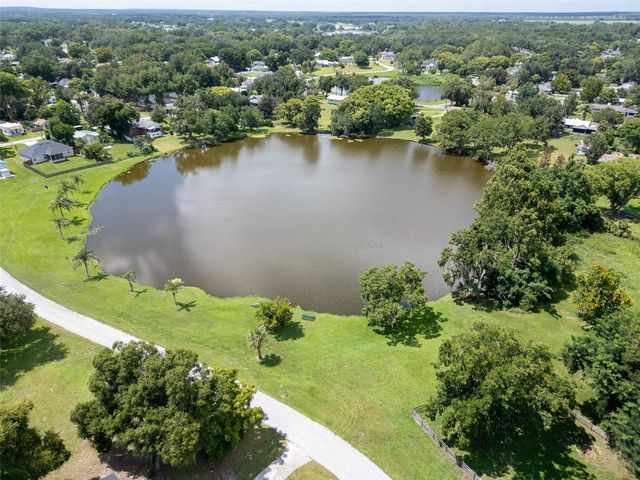 180 N KENTUCKY AVENUE, Umatilla, FL 32784