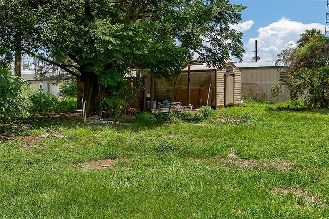 180 N KENTUCKY AVENUE, Umatilla, FL 32784