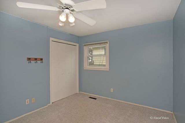 425 E Broadway Avenue, Crystal Lake, IL 60014