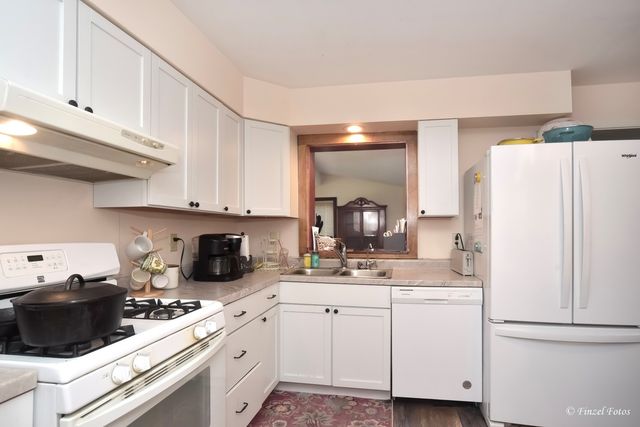 425 E Broadway Avenue, Crystal Lake, IL 60014