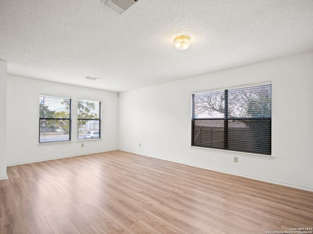 1688 Fir Cir, Schertz, TX 78154