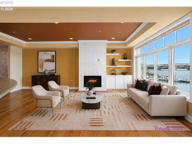 707 N HAYDEN ISLAND Dr 215, Portland, OR 97217