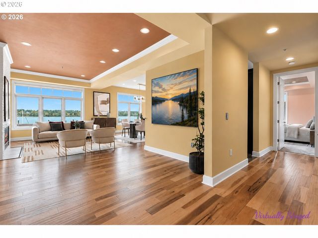 707 N HAYDEN ISLAND Dr 215, Portland, OR 97217
