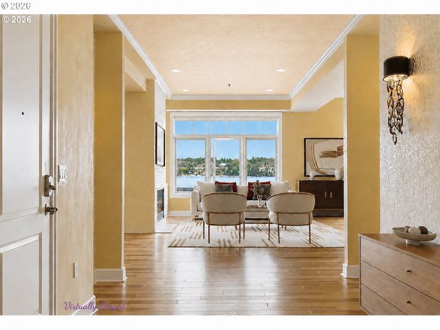 707 N HAYDEN ISLAND Dr 215, Portland, OR 97217