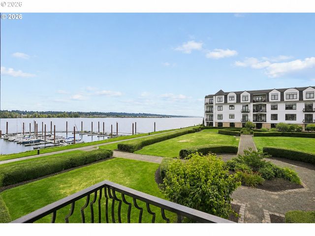 707 N HAYDEN ISLAND Dr 215, Portland, OR 97217