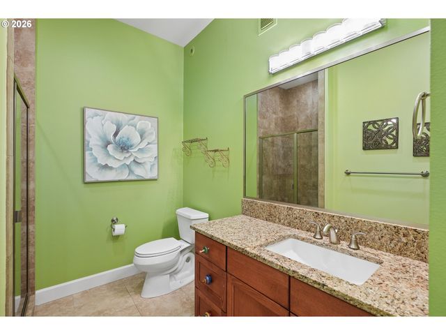 707 N HAYDEN ISLAND Dr 215, Portland, OR 97217