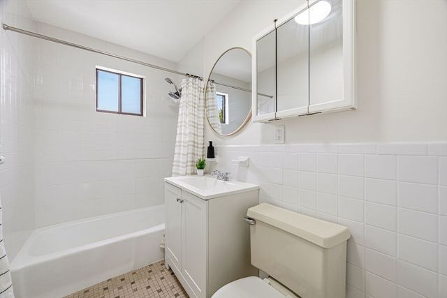 595 Revere Beach Pkwy 40, Revere, MA 02151