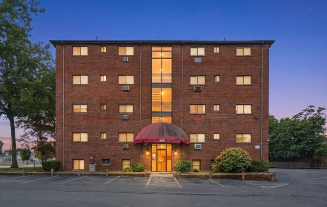 595 Revere Beach Pkwy 40, Revere, MA 02151