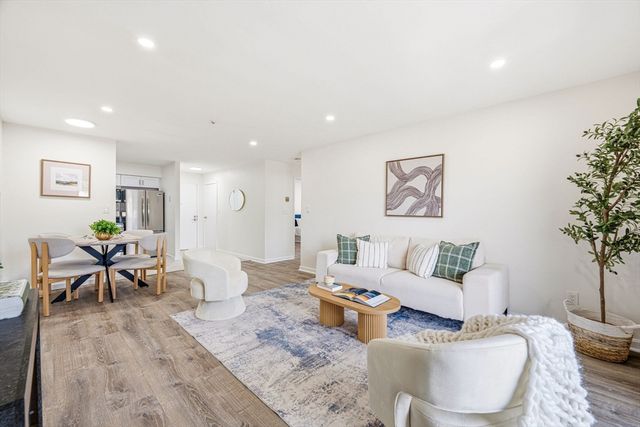 595 Revere Beach Pkwy 40, Revere, MA 02151