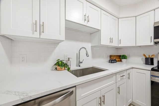 595 Revere Beach Pkwy 40, Revere, MA 02151