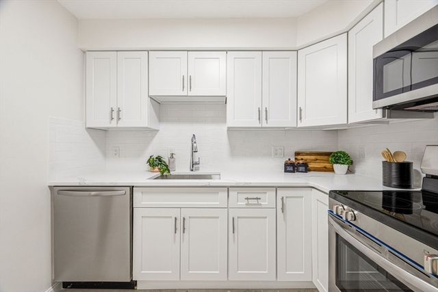 595 Revere Beach Pkwy 40, Revere, MA 02151