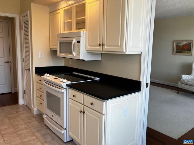 500 CRESTWOOD DR #2306, Charlottesville, VA 22903