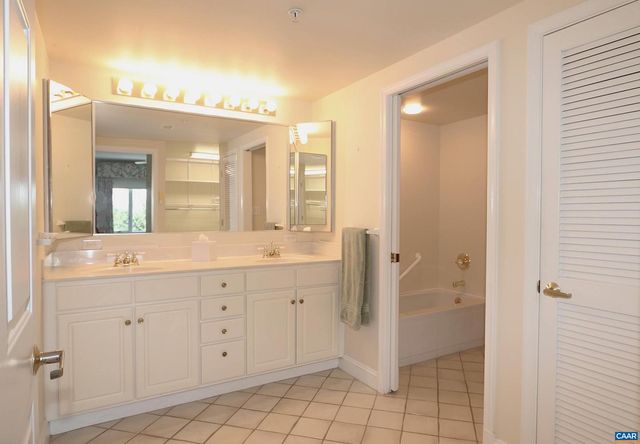 500 CRESTWOOD DR #2306, Charlottesville, VA 22903