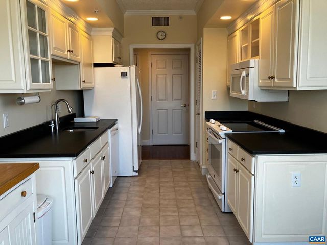 500 CRESTWOOD DR #2306, Charlottesville, VA 22903