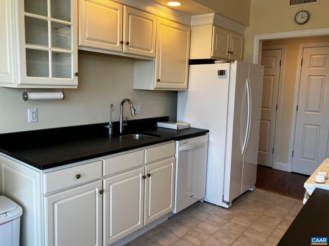 500 CRESTWOOD DR #2306, Charlottesville, VA 22903