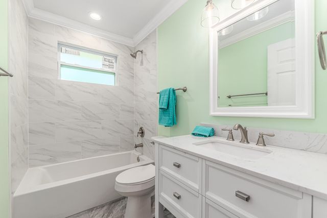 10600 SE Gomez Avenue, Hobe Sound, FL 33455