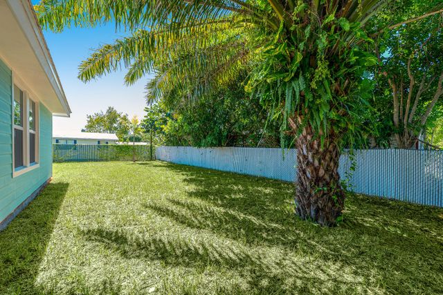 10600 SE Gomez Avenue, Hobe Sound, FL 33455