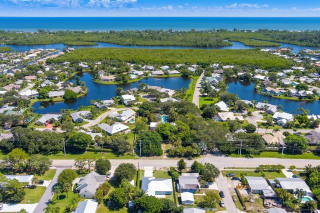 10600 SE Gomez Avenue, Hobe Sound, FL 33455