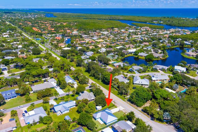 10600 SE Gomez Avenue, Hobe Sound, FL 33455
