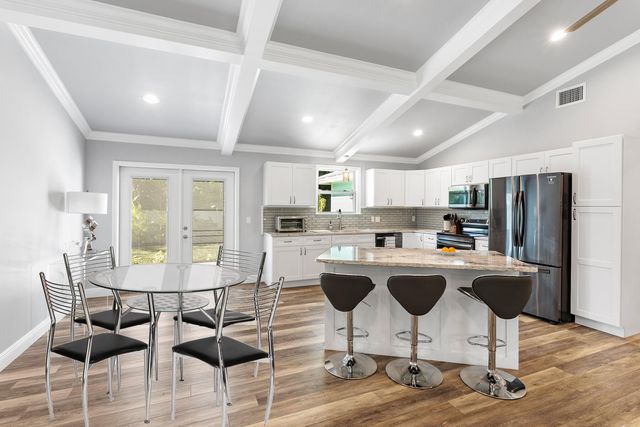 10600 SE Gomez Avenue, Hobe Sound, FL 33455