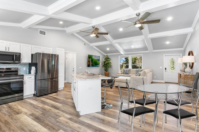 10600 SE Gomez Avenue, Hobe Sound, FL 33455