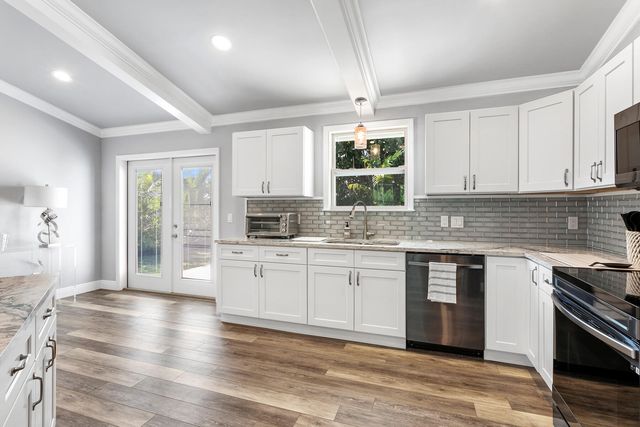 10600 SE Gomez Avenue, Hobe Sound, FL 33455
