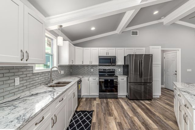 10600 SE Gomez Avenue, Hobe Sound, FL 33455