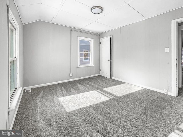 302 W POWELL ST, Millville, NJ 08332