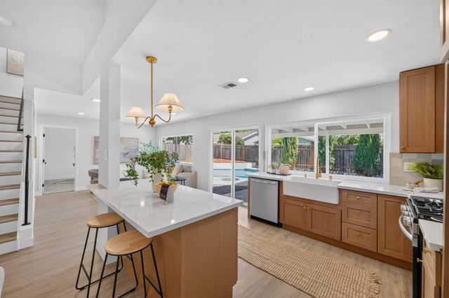 2724 Hyannis Way, Sacramento, CA 95827