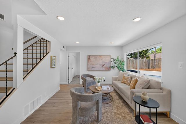 2724 Hyannis Way, Sacramento, CA 95827