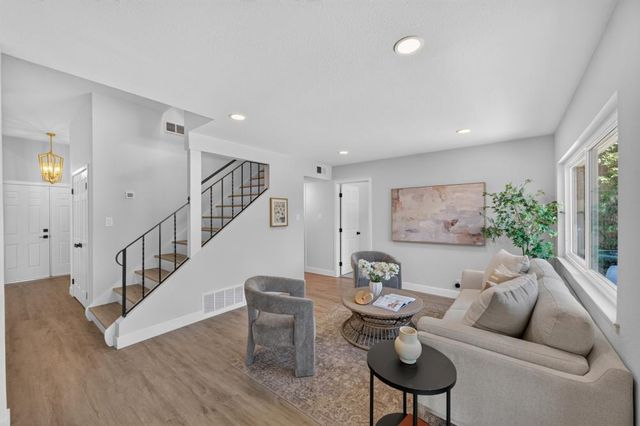 2724 Hyannis Way, Sacramento, CA 95827