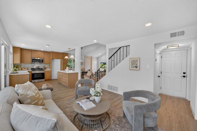 2724 Hyannis Way, Sacramento, CA 95827