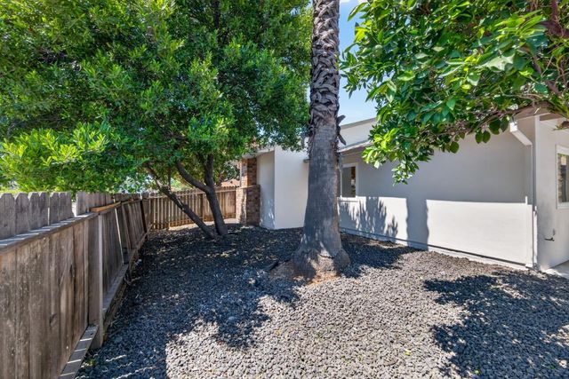 2724 Hyannis Way, Sacramento, CA 95827